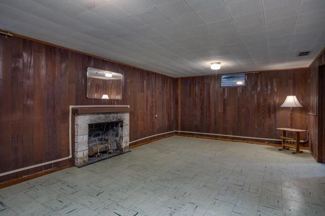 22 S Garfield Avenue, Janesville, WI 53545