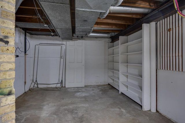 22 S Garfield Avenue, Janesville, WI 53545