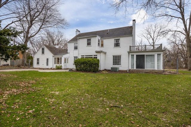 22 S Garfield Avenue, Janesville, WI 53545