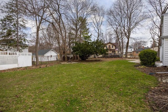 22 S Garfield Avenue, Janesville, WI 53545