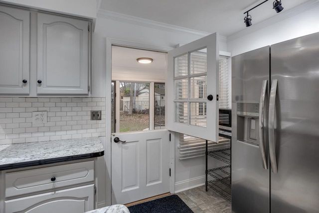 22 S Garfield Avenue, Janesville, WI 53545