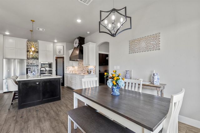 2071 Sunset Ridge Drive, Weatherford, TX 76087