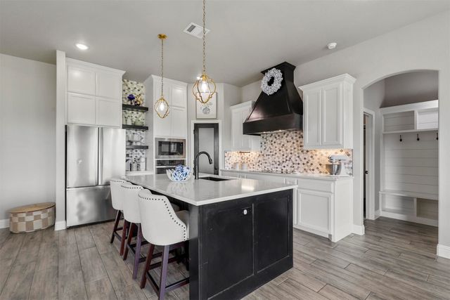 2071 Sunset Ridge Drive, Weatherford, TX 76087