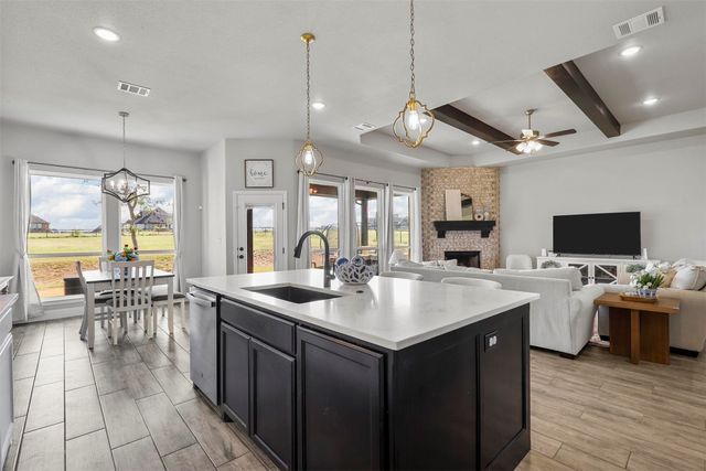2071 Sunset Ridge Drive, Weatherford, TX 76087