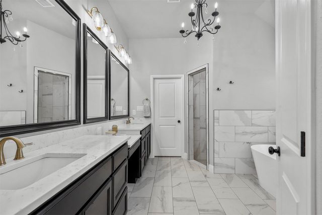 2071 Sunset Ridge Drive, Weatherford, TX 76087