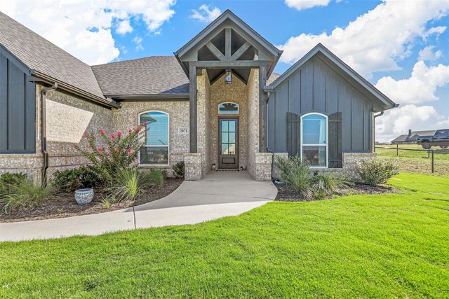 2071 Sunset Ridge Drive, Weatherford, TX 76087