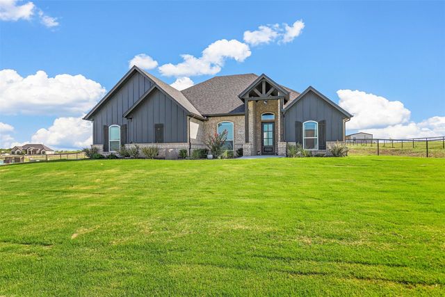 2071 Sunset Ridge Drive, Weatherford, TX 76087