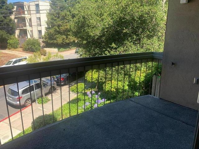 323 Monte Vista Avenue 203, Oakland, CA 94611