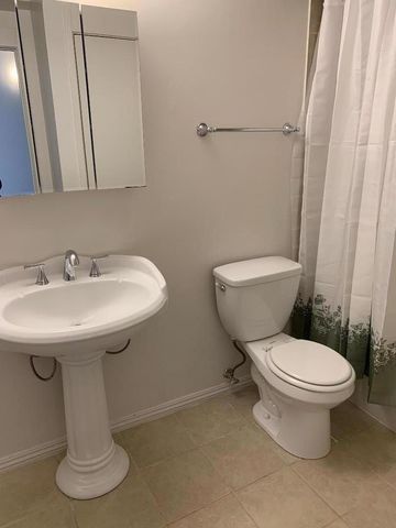323 Monte Vista Avenue 203, Oakland, CA 94611
