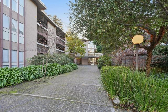 323 Monte Vista Avenue 203, Oakland, CA 94611