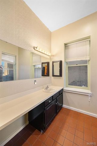 2320 S 9th Street, St Louis, MO 63104