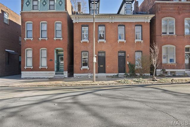 2320 S 9th Street, St Louis, MO 63104