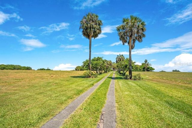 14365 SE HIGHWAY 42, Weirsdale, FL 32195