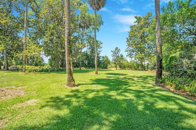 14365 SE HIGHWAY 42, Weirsdale, FL 32195