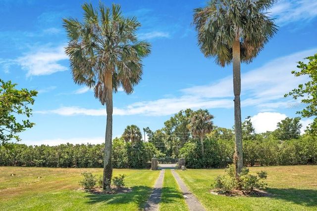 14365 SE HIGHWAY 42, Weirsdale, FL 32195