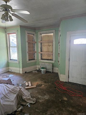 332 S 6th Avenue, Mount Vernon, NY 10550