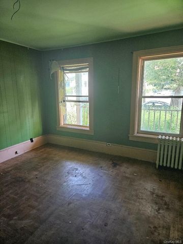 332 S 6th Avenue, Mount Vernon, NY 10550