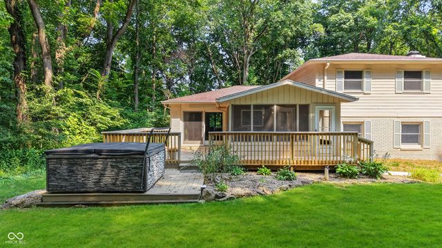 226 Saddlebrook Drive, Zionsville, IN 46077