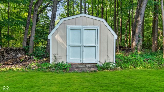 226 Saddlebrook Drive, Zionsville, IN 46077