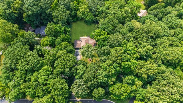 226 Saddlebrook Drive, Zionsville, IN 46077