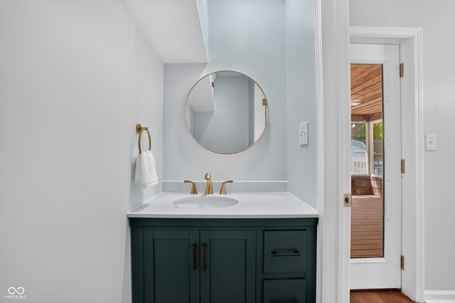 226 Saddlebrook Drive, Zionsville, IN 46077