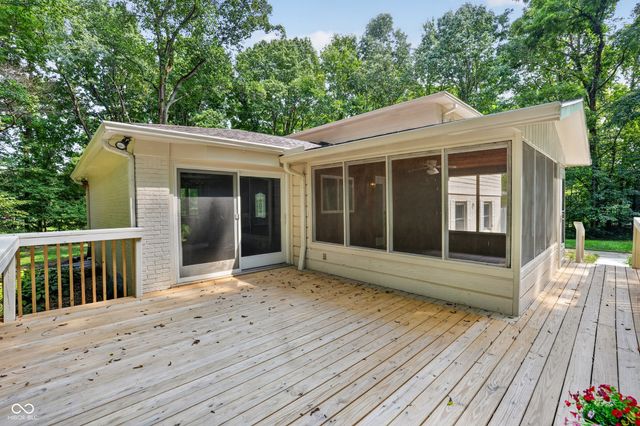 226 Saddlebrook Drive, Zionsville, IN 46077