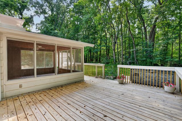 226 Saddlebrook Drive, Zionsville, IN 46077