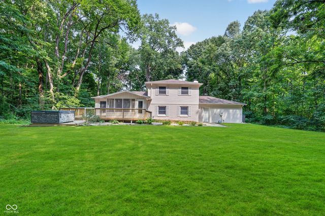 226 Saddlebrook Drive, Zionsville, IN 46077
