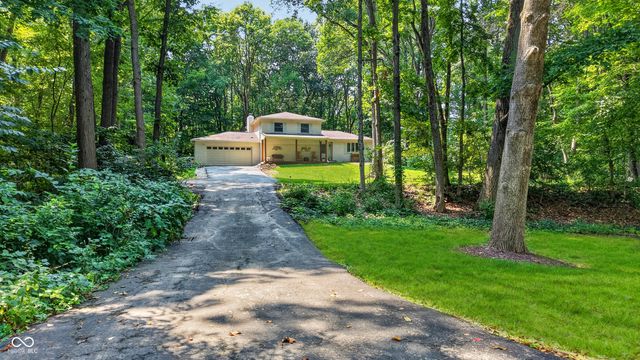 226 Saddlebrook Drive, Zionsville, IN 46077