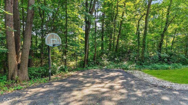 226 Saddlebrook Drive, Zionsville, IN 46077