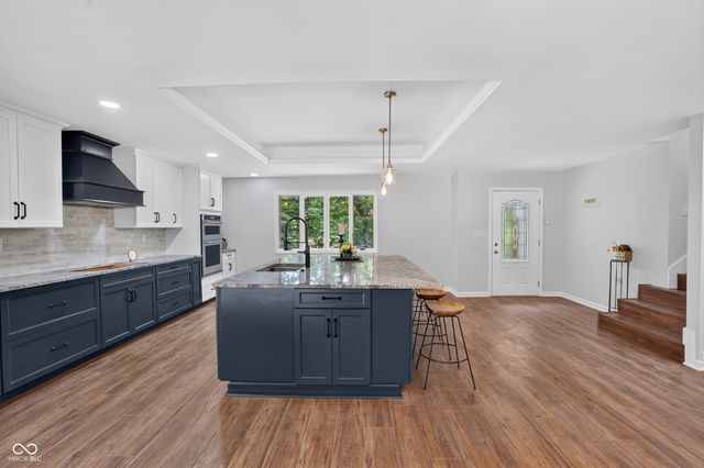 226 Saddlebrook Drive, Zionsville, IN 46077