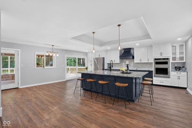 226 Saddlebrook Drive, Zionsville, IN 46077