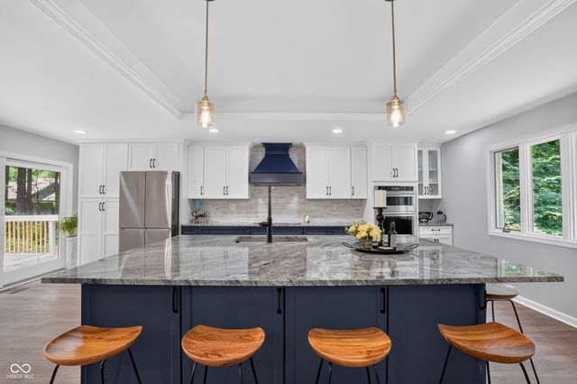 226 Saddlebrook Drive, Zionsville, IN 46077