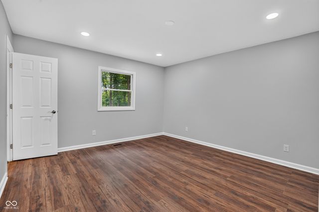 226 Saddlebrook Drive, Zionsville, IN 46077