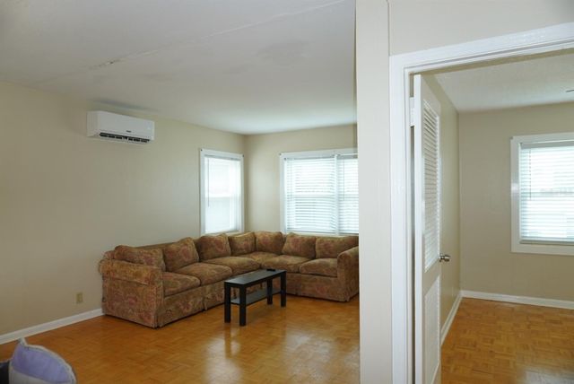 809 W PARK AVENUE B, Tampa, FL 33602