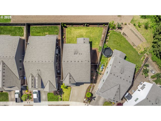 2522 S LYDIA Loop, Hubbard, OR 97032