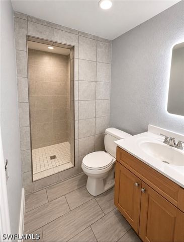 1140 4th WAY, North Fort Myers, FL 33903