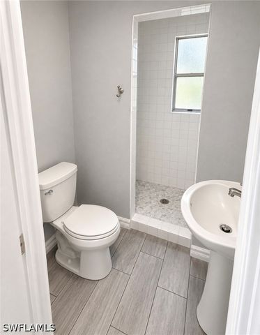 1140 4th WAY, North Fort Myers, FL 33903