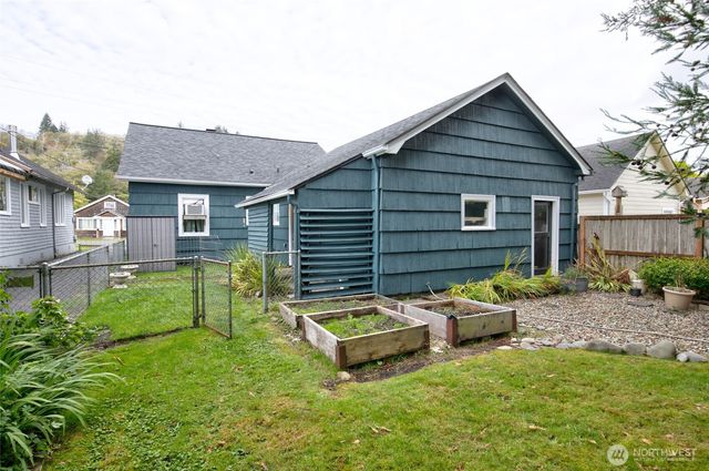 148 Eklund Avenue, Hoquiam, WA 98550