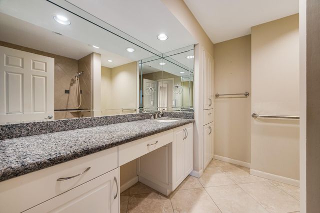 3350 Mccue Road 802, Houston, TX 77056