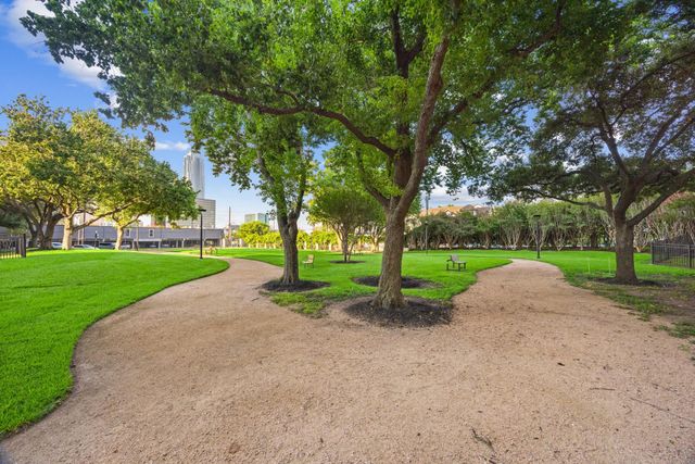 3350 Mccue Road 802, Houston, TX 77056