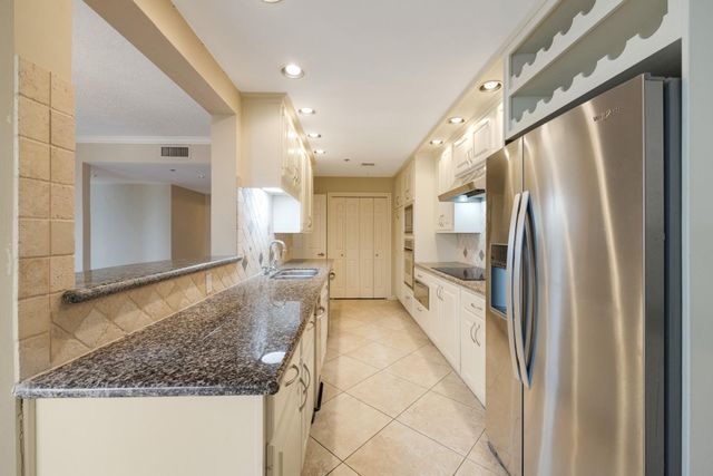3350 Mccue Road 802, Houston, TX 77056