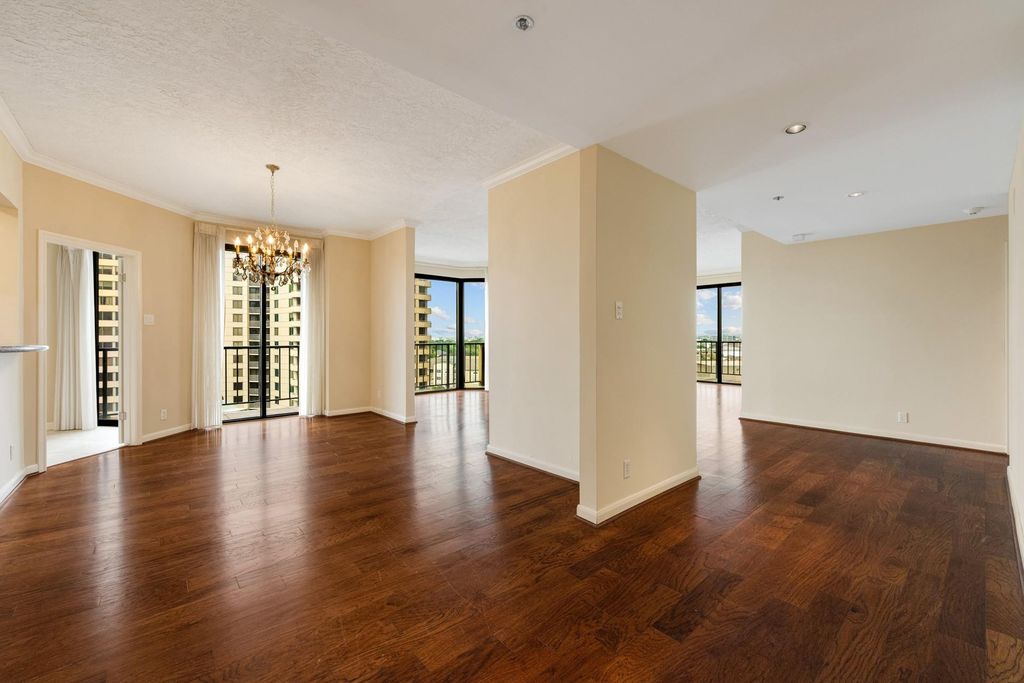 3350 Mccue Road 802, Houston, TX 77056