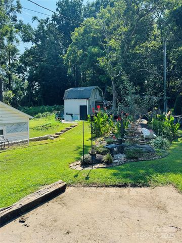 1611 Valwood Place NE, Lenoir, NC 28645
