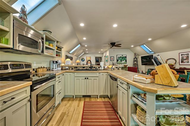 178 Whetstone Gap Road, Lake Toxaway, NC 28747