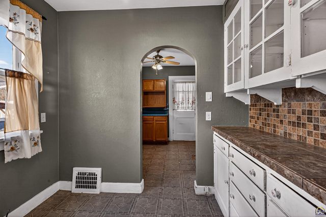 904 SW Jewell AVE, Topeka, KS 66606