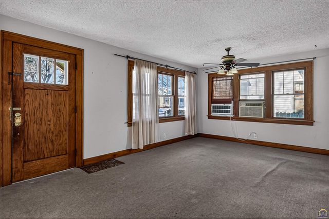 904 SW Jewell AVE, Topeka, KS 66606