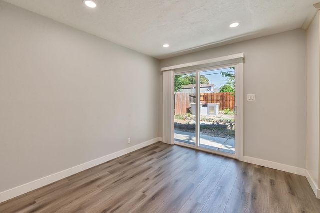 881 Reuter Dr, West Sacramento, CA 95605