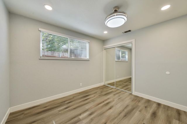 881 Reuter Dr, West Sacramento, CA 95605