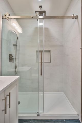 881 Reuter Dr, West Sacramento, CA 95605